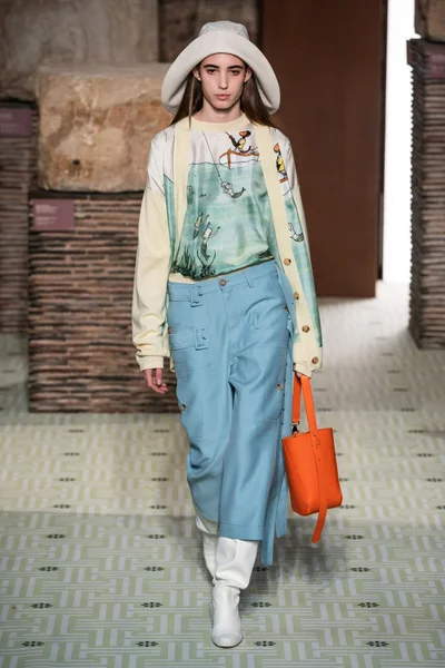 Look 37